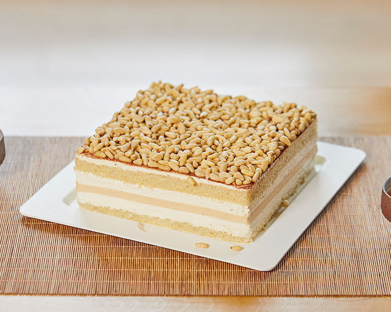 Pine Nut & Light Cream Cake